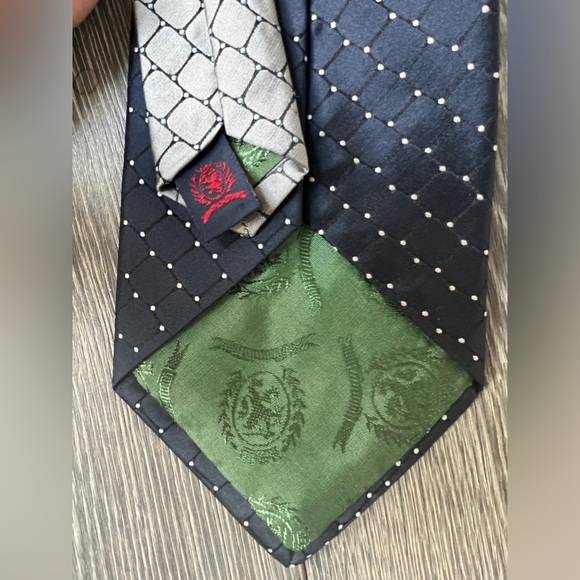 Tommy Hilfiger 100% Silk Navy with white polka dot men’s tie - Picture 6 of 7